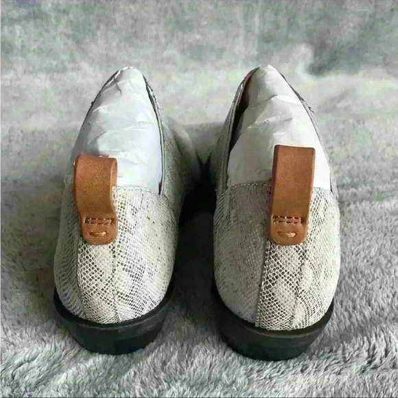 Gentle Souls by Kenneth Cole Neptune Bootie Size 6.5M NIB - Picture 9 of 11